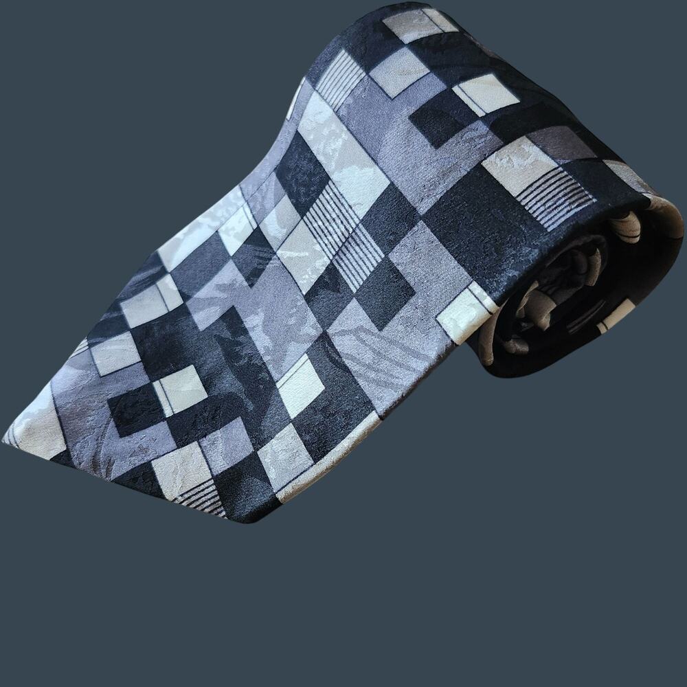 Men's City Streets 100% Silk Geometric Pattern Tie Gray and Black Pixels